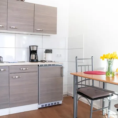 City Studio For 2, Near Sonnenallee